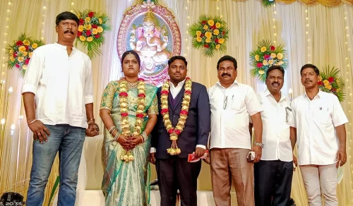 மீனவர் மக்கள் முன்னணி கட்சியின் நிறுவனர் தலைவர் மரியாதைக்குரிய V. சங்கர் அவர்களின் மகன் S.சஞ்சீவ் குமார் BE,MBA, G. ஸ்ரீவித்யா BE, அவர்களின் திருமண விழாவில் கலந்துகொண்டு மணமக்களை வாழ்த்திய போது.