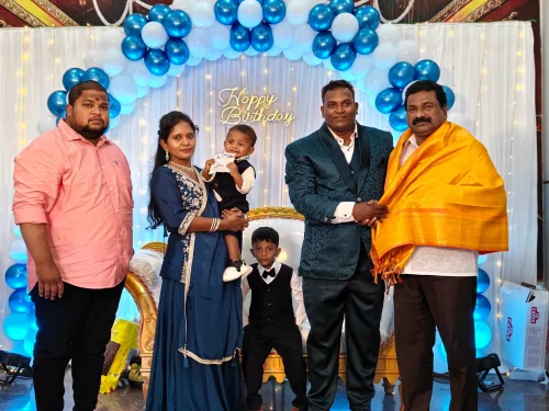 அருமை தம்பி S.ஜெயக்குமார் R.ராஜலட்சுமி அவர்களின் இளைய மகன் J ஜாக்பால் முதல் பிறந்தநாள் விழாவில் கலந்து கொண்டு குழந்தைச் செல்வத்தை வாழ்த்திய போது.